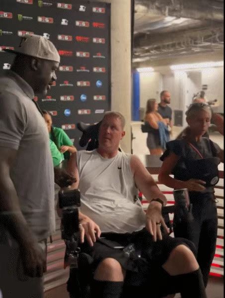 从“移动长城”到轮椅，肖恩·布拉德利的现实让人沉默，别只记住那一个隔扣镜头