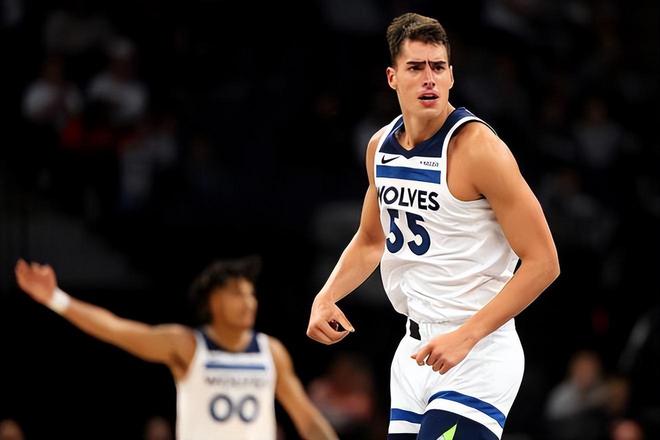 卢卡·加尔扎加盟凯尔特人，真能当“投射大个子”救场吗？