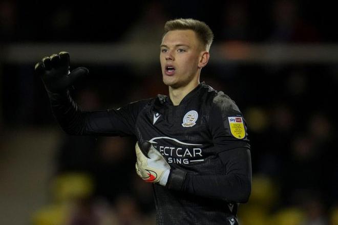 不莱梅盯上阿森纳门将卡尔·海因，便宜就能成首选吗