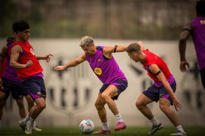 莱万大部分训练回归不过是半熟菜，巴萨别把乐观当实力