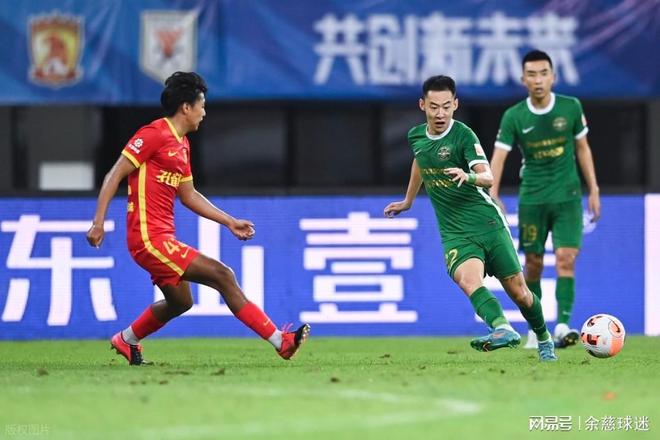 别再自称强队了，浙江绿城想上位先别用脸面踢，干掉津门虎才有戏