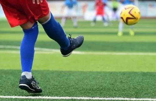 山东推出校园足球十条新政，普及到职业通道能否真正接力