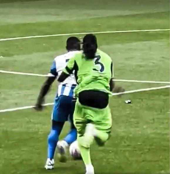 巴锡又成段子手，球裤滑落上热搜，富勒姆装备组快点醒醒