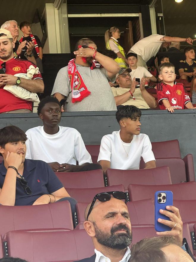 别把“95号小梅西”当流量,曼联青训的真实玩法很现实