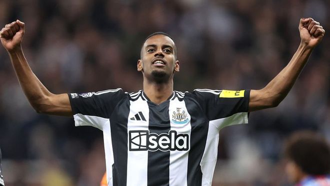 伊萨克大概率留队，纽卡这盘烂棋暴露中锋荒和谈判窟窿