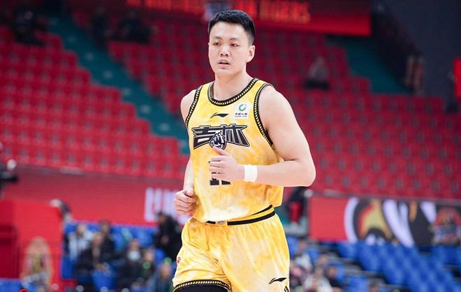 姜宇星加盟辽宁，吉林给球员留门票，别再用天真来解释这笔交易