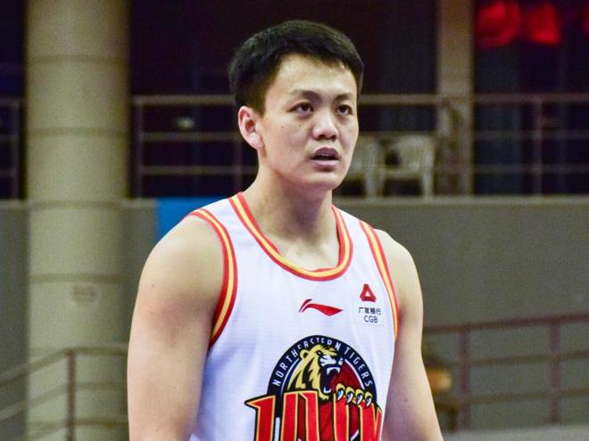 姜宇星加盟辽宁，2+1C类合同换刘雁宇赵率舟和现金，辽宁是捡了便宜还是自欺欺人？