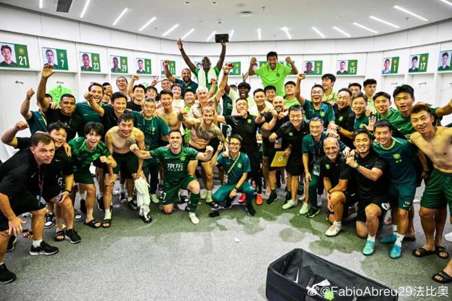国安7比0横扫云南玉昆，法比奥社媒感谢上帝，球队状态炸裂