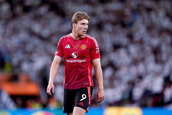 那不勒斯瞄准霍伊伦，租借加买断又来了，曼联是真的想放人吗