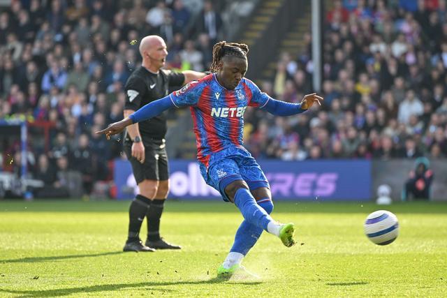 埃泽接到阿森纳电话在车里大喊喜悦，真会加盟吗，给阿森纳带来什么？