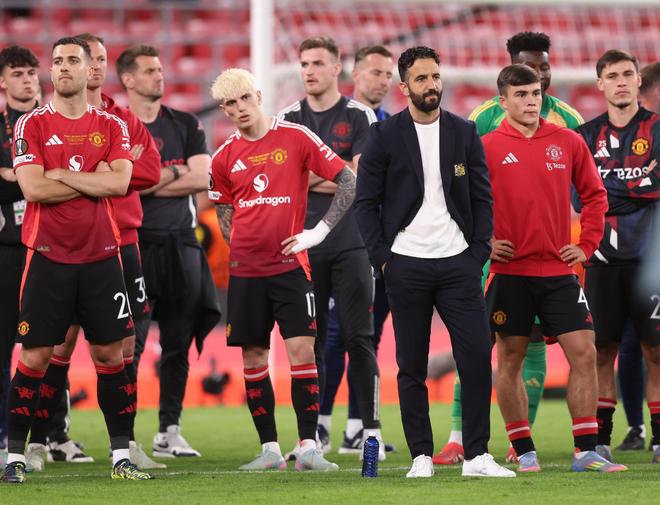 戴奇放话曼联，4-4-2是救命稻草还是自欺欺人，阿莫林能撑住质疑吗