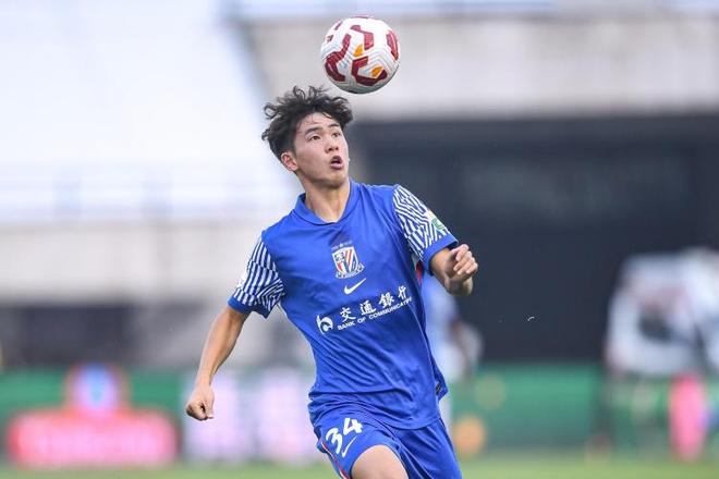 申花连遭赛程变卦与伤病双杀，斯卢茨基该拿出真章了