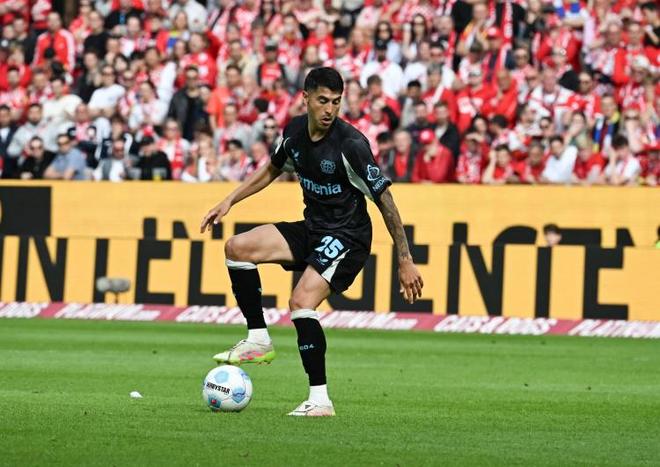 帕拉西奥斯转会风声未定，勒沃库森别把耐心当软肋