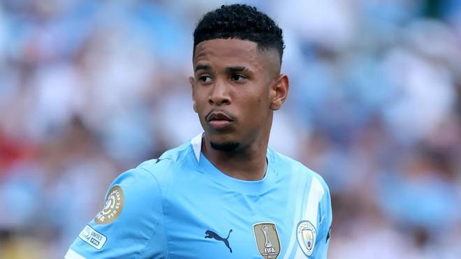 罗马诺爆料，热刺再追萨维尼奥，曼城不想放人，这笔转会会怎么走