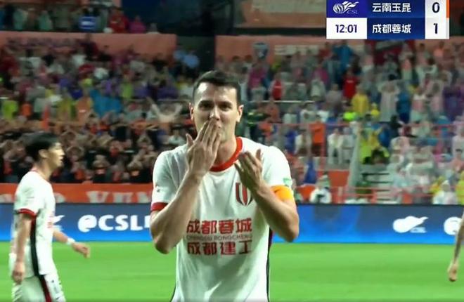 中超第22轮，成都蓉城5比1血洗云南玉昆，上海申花补时两记致命进球击溃青岛海牛