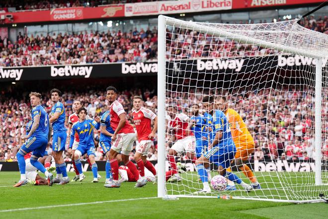 靠角球上位的阿森纳，数据漂亮但问题明显