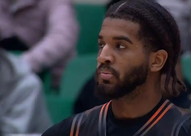 山东篮球的三出闹剧，贾诚退役库马杰出走七名禁赛仍报名，别当看客了