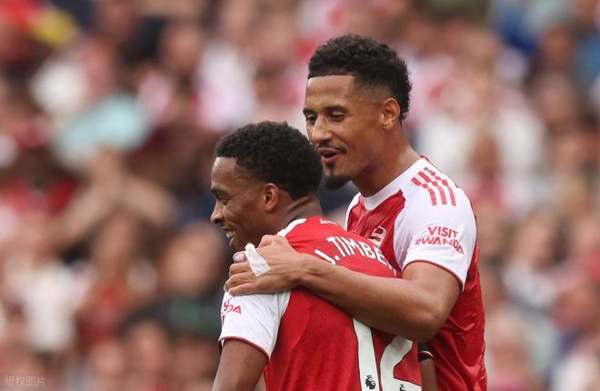 阿森纳酋长球场五球屠城，利兹联被按在地上摩擦