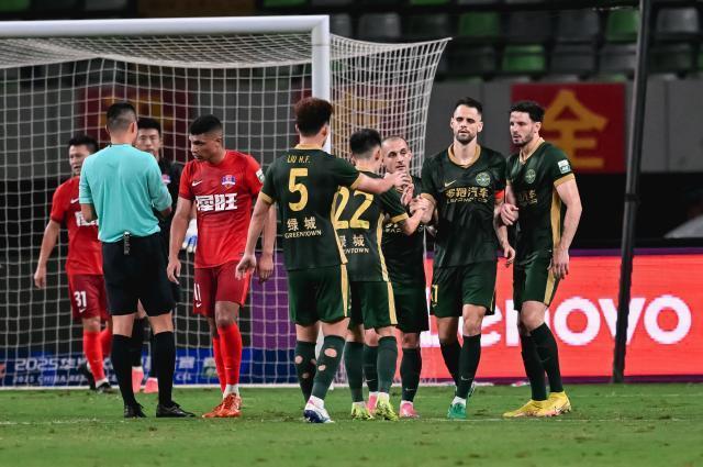 中超保级大战丢点成常态,梅州客家和浙江俱乐部绿城2比2互相拉平