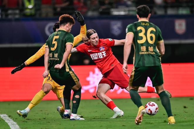 中超浙江队被梅州客家逼平 再陷低迷近四轮难求胜