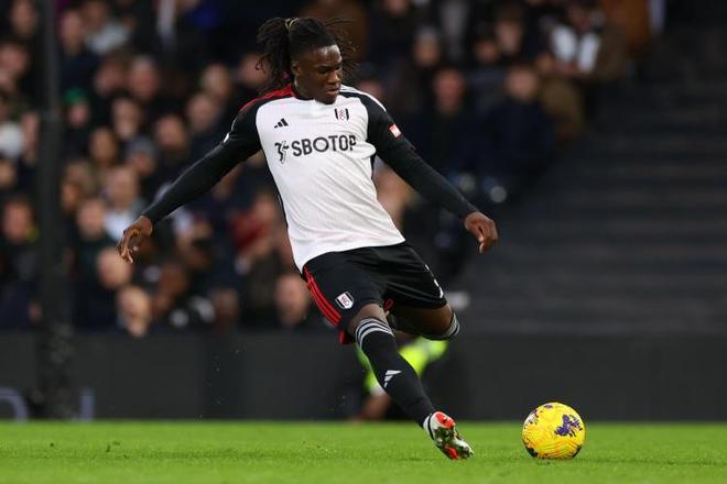 富勒姆巴锡吐槽曼联判罚引争议，英超争议判罚又上演