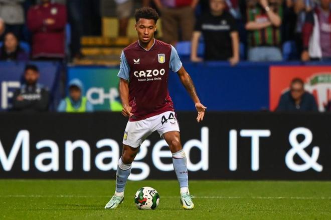 英超维拉再受打击, 卡马拉腿筋伤缺阵数周，续约到2030的保险在哪里？