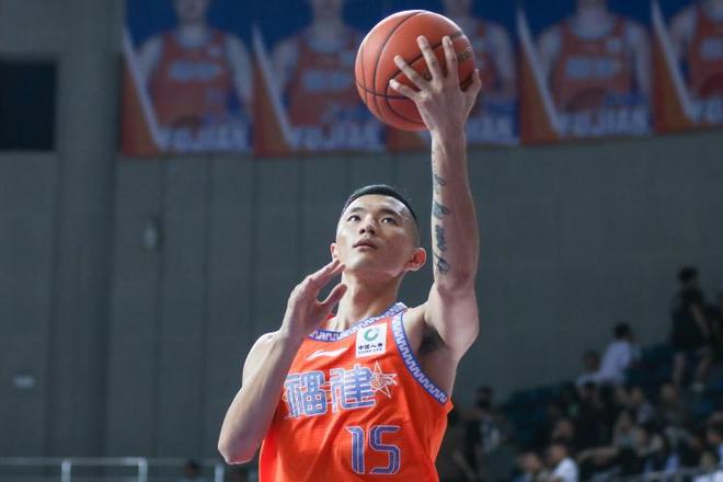 CBA转会观察：山东高速押注陈林坚，体检过关才算复出开始