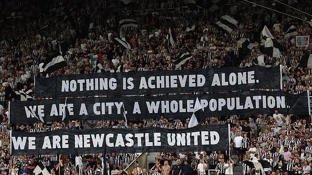 英超纽卡球迷公开怼伊萨克，离队闹剧尚无结束迹象