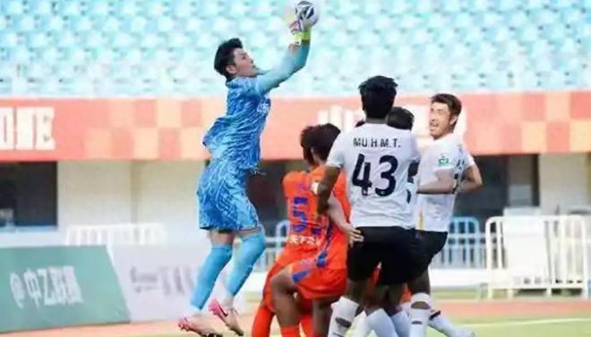 王大雷复出遥遥无期，泰山队门将危机持续升级