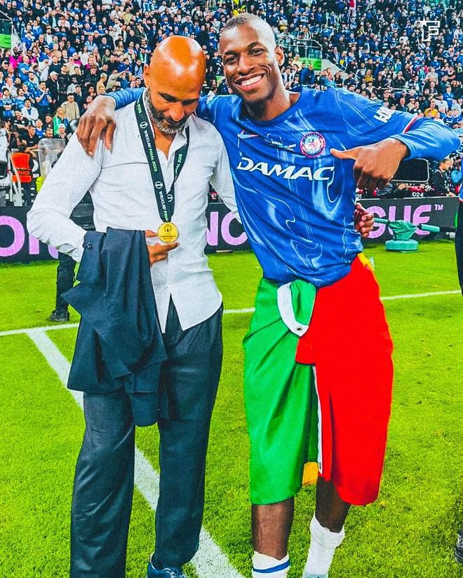 切尔西前锋雅克松转会倒计时，豪门抉择引发关注