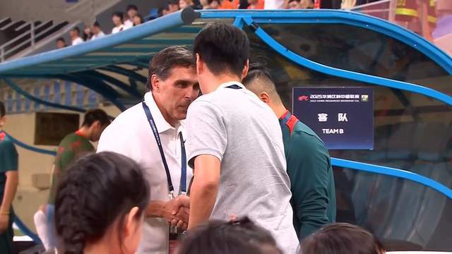 保级大战变闹剧，青岛海牛错失良机，河南队所谓强势不过是昙花一现