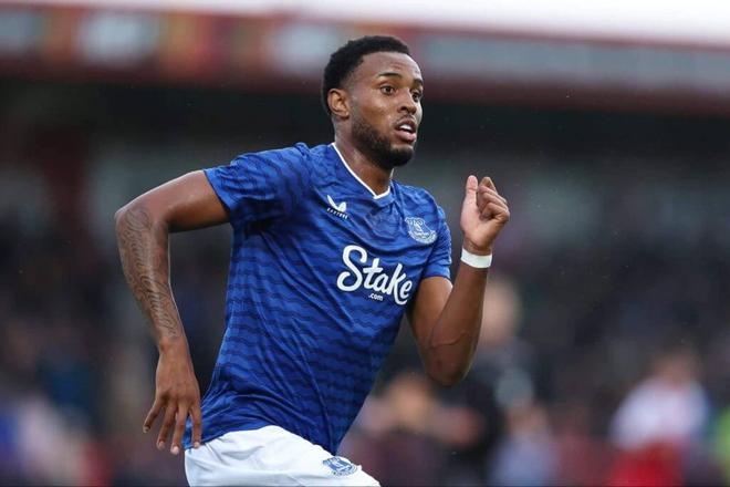 格拉斯哥流浪者盯上无球员气息的埃弗顿前锋，百万元转会值不值？