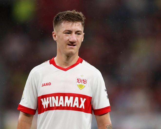 曼联盯上施蒂勒？德甲新星转会传闻再起，英超争夺战开打