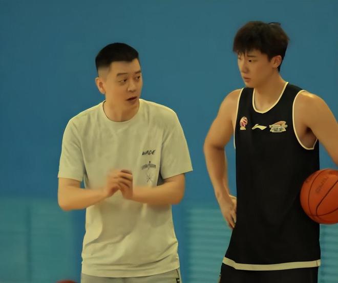 辽篮青春风暴谁能顶锅？杨鸣亲自调教小将能否扛起CBA大旗