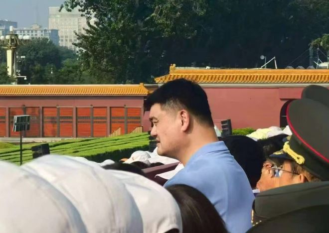 姚明退位之后的篮球江湖：辉煌与槽点并存的中国篮球遗产