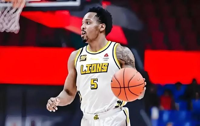 布朗续约广厦谁买账？CBA冠军外援的续约迷局