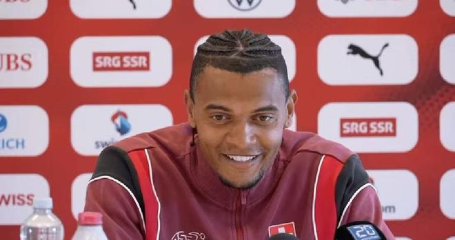 曼努埃尔·阿坎吉不打招呼就溜了 曼城到国际米兰的转会戏码真够精彩