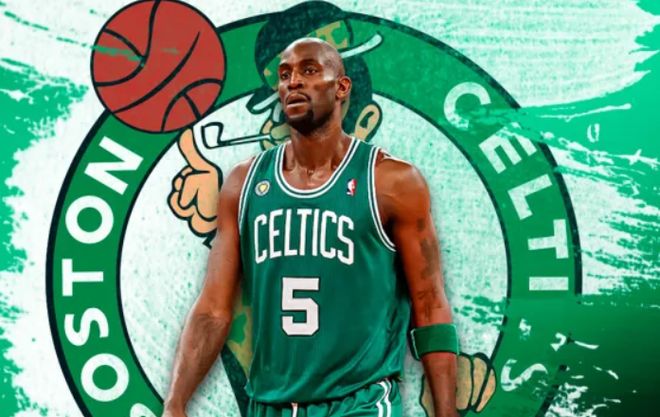 NBA走步违例榜单出炉，加内特稳坐“走步王”，詹姆斯字母哥均上榜！