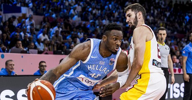 字母哥现身欧洲杯谈复出，雄鹿续约背后有戏吗？