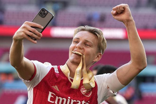 阿森纳PK利物浦：谁才是真的英超豪门巅峰阵容？