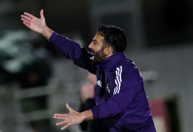 曼联攻坚无力怪谁？继续摔锅还是换条路走？