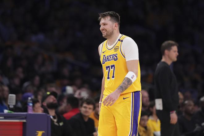 湖人队转变思路瞄准维金斯，东契奇新合同撬动侧翼升级