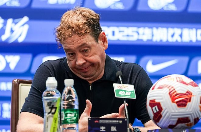 泰山申花争议不断，崔康熙旧账重提，韩鹏带队的中超翻盘真剧本