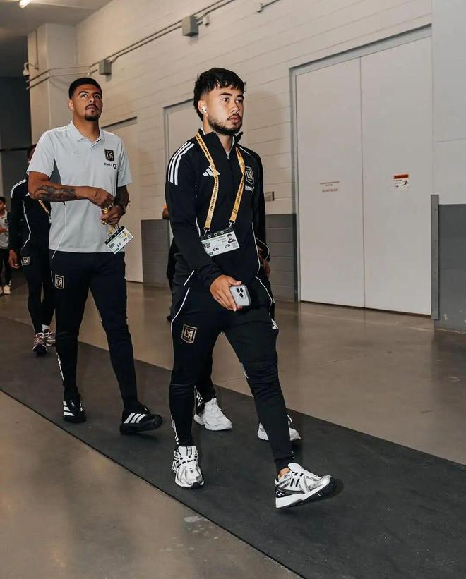 美职联华裔球员伍小海身价滑铁卢，洛杉矶FC边缘英雄的悲哀