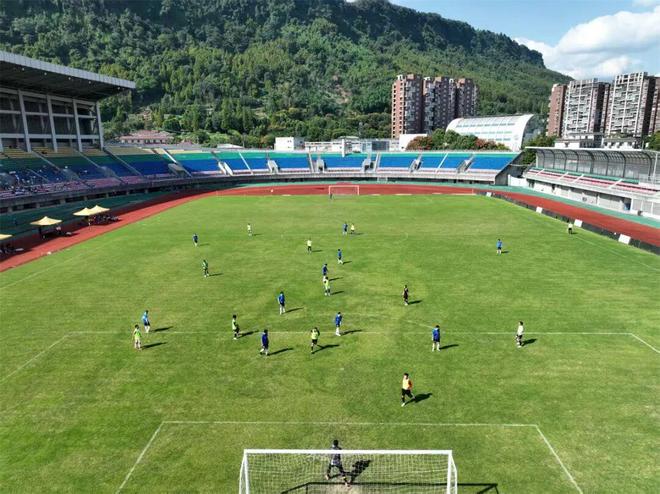 雅安貊貊队大胜甘孜有机牦牛，川超备战热身赛看点多
