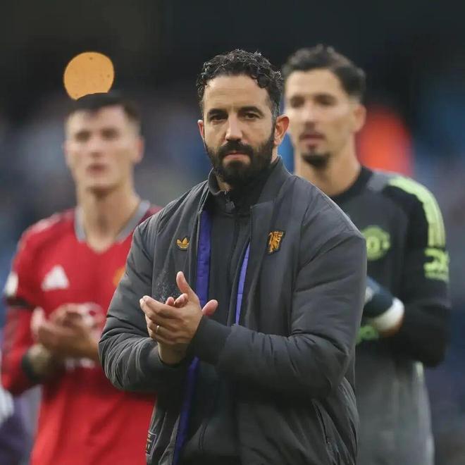 曼联高层盲目自信？阿莫林帅位悬而未决的尴尬现实