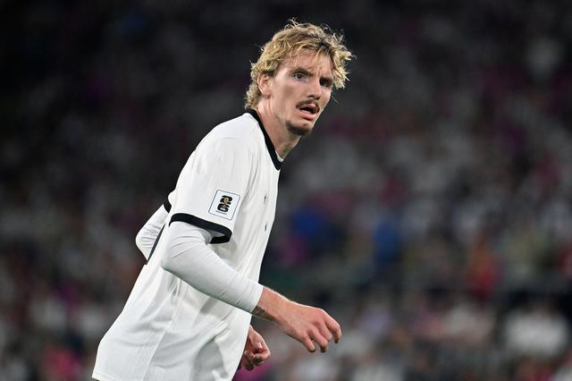 纽卡新援沃尔特马德：铁哥们同住英格兰 期待欧冠首秀对战巴萨