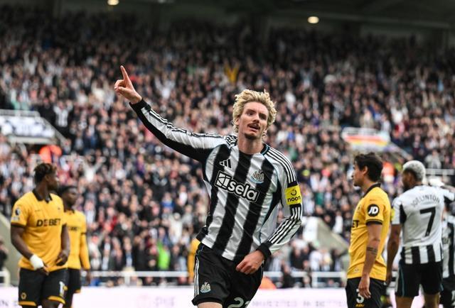 欧冠大战在即，纽卡中场吉马良斯点评巴萨技术流，英超与西甲的中场对决火花四射