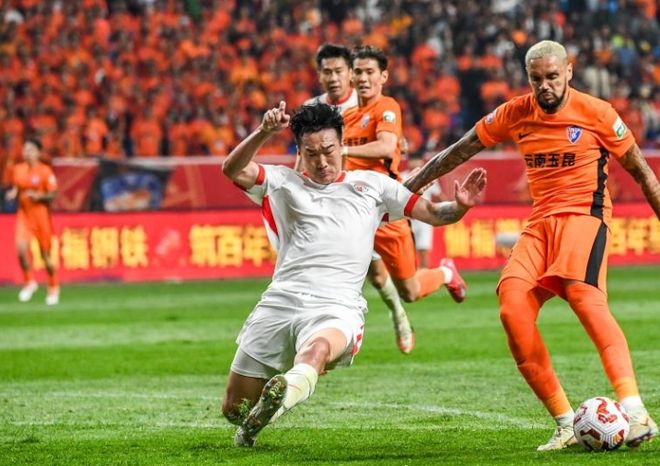 30年齐鲁德比今秋再燃山东泰山与青岛海牛恩怨情仇重现