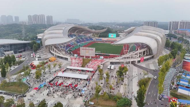 岳阳奥体中心迎来湘超大战 邵阳岳阳腿短腿长背水一战的戏码谁将笑到最后